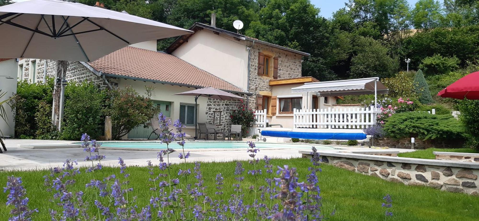 Saint-Bonnet-le-Troncy Joli Gite Rural Dans Un Havre De Paix מראה חיצוני תמונה